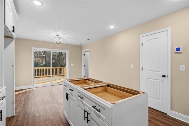 116 Robinhood Dr, Dalton, GA 30721