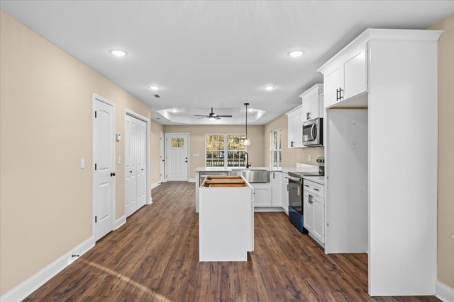 116 Robinhood Dr, Dalton, GA 30721