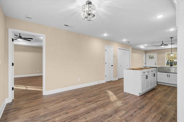 116 Robinhood Dr, Dalton, GA 30721