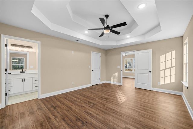 116 Robinhood Dr, Dalton, GA 30721