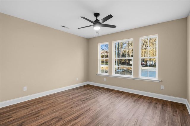 116 Robinhood Dr, Dalton, GA 30721