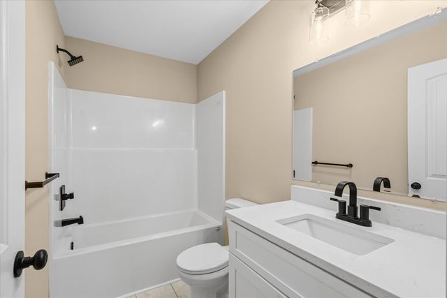 116 Robinhood Dr, Dalton, GA 30721