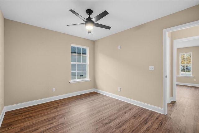 116 Robinhood Dr, Dalton, GA 30721