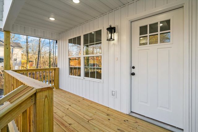 116 Robinhood Dr, Dalton, GA 30721