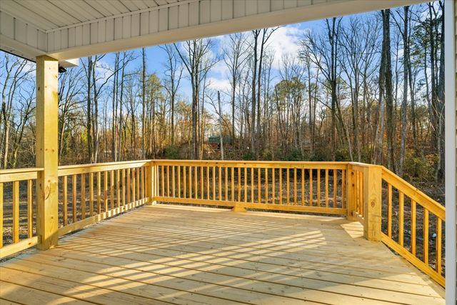 116 Robinhood Dr, Dalton, GA 30721