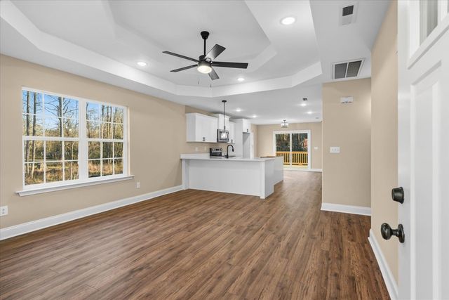 116 Robinhood Dr, Dalton, GA 30721