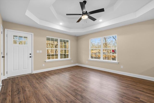 116 Robinhood Dr, Dalton, GA 30721