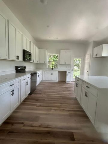 106 E Miller Street, Whitewright, TX 75491