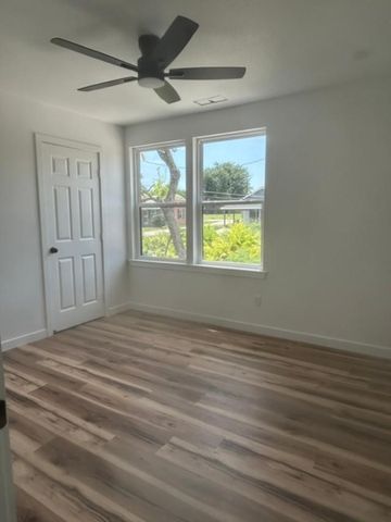 106 E Miller Street, Whitewright, TX 75491