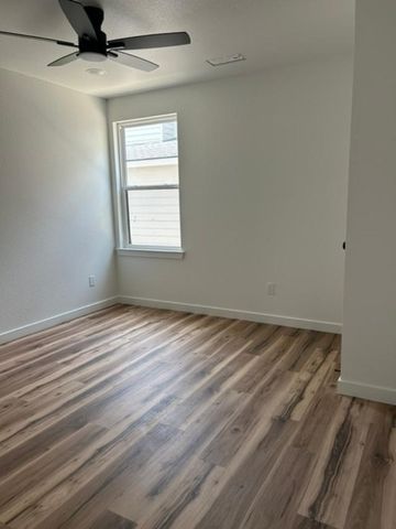 106 E Miller Street, Whitewright, TX 75491