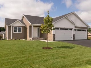 4828 361st Avenue NE, Cambridge, MN 55008