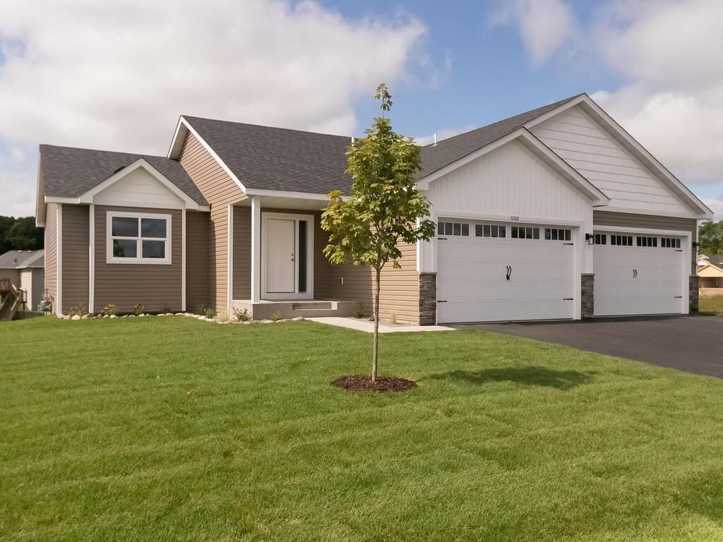 4828 361st Avenue NE, Cambridge, MN 55008