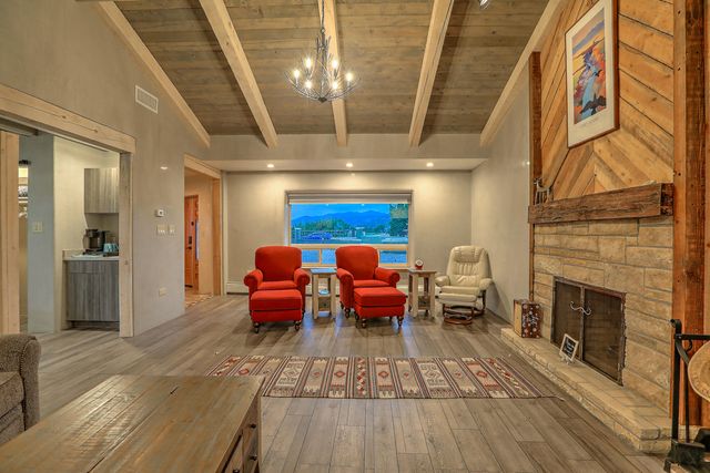 102 Rabbit Road, Santa Fe, NM 87508