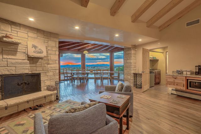 102 Rabbit Road, Santa Fe, NM 87508