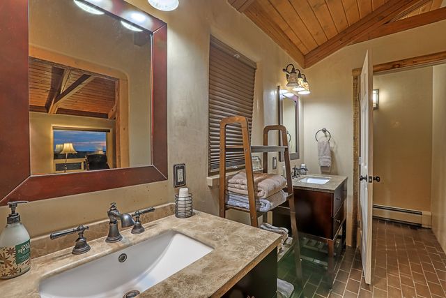 102 Rabbit Road, Santa Fe, NM 87508