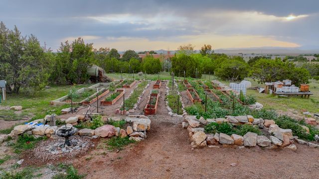 102 Rabbit Road, Santa Fe, NM 87508