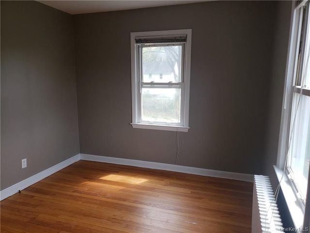 30 W George Avenue, Pearl River, NY 10965