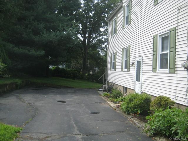 30 W George Avenue, Pearl River, NY 10965
