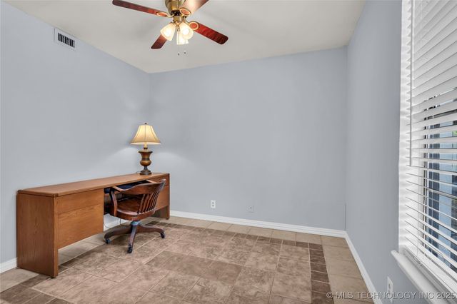 1919 10th Avenue NW, Ardmore, OK 73401