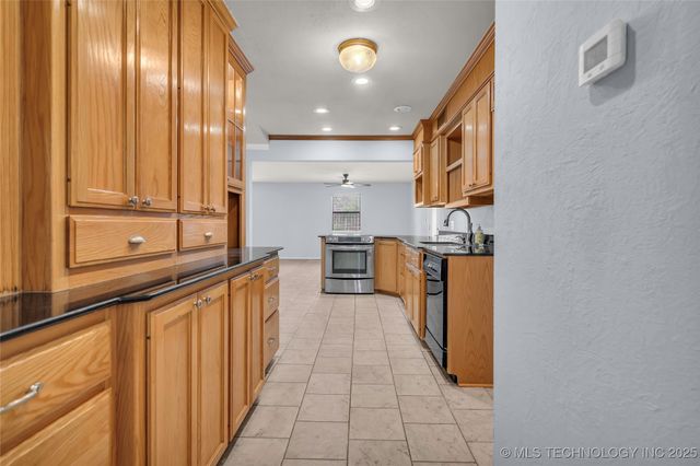 1919 10th Avenue NW, Ardmore, OK 73401