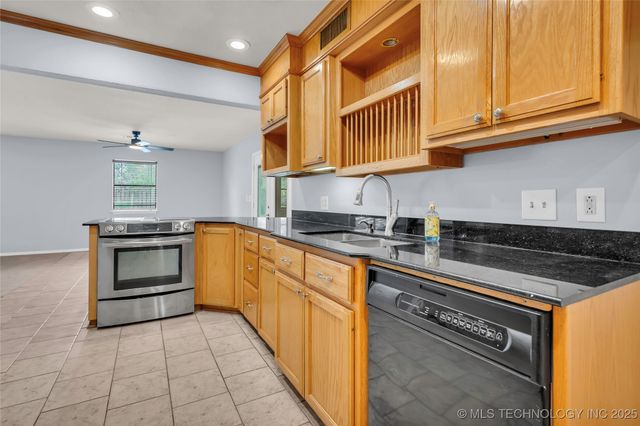 1919 10th Avenue NW, Ardmore, OK 73401