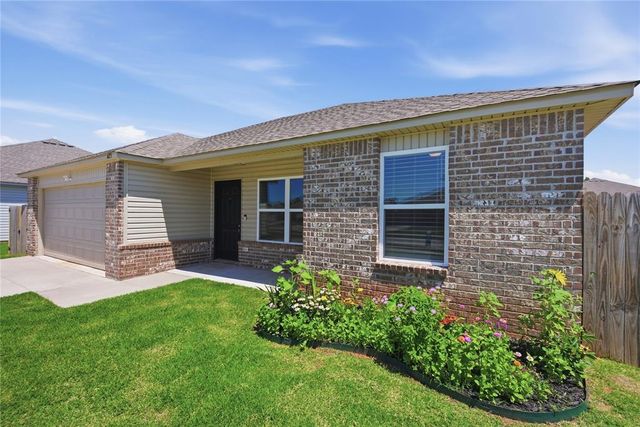 625 W Lola Drive, Mustang, OK 73064