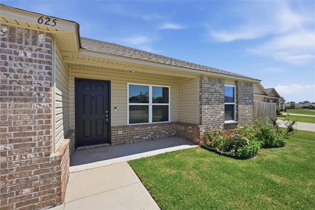 625 W Lola Drive, Mustang, OK 73064