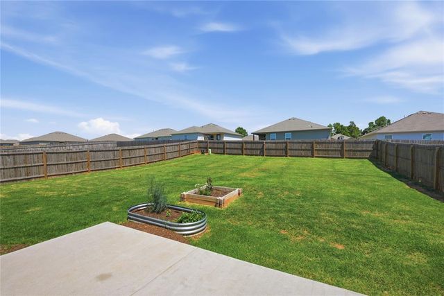 625 W Lola Drive, Mustang, OK 73064