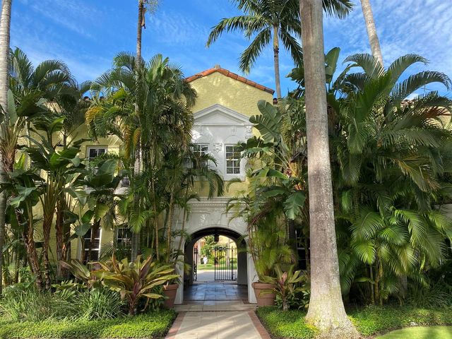 301 Australian Avenue 306, Palm Beach, FL 33480
