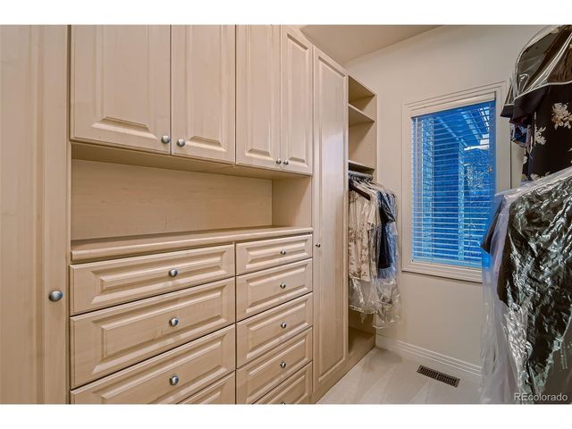 8561 Colonial Dr, Lone Tree, CO 80124