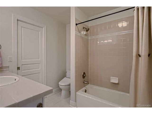 8561 Colonial Dr, Lone Tree, CO 80124