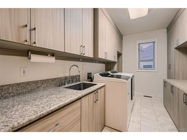 8561 Colonial Dr, Lone Tree, CO 80124