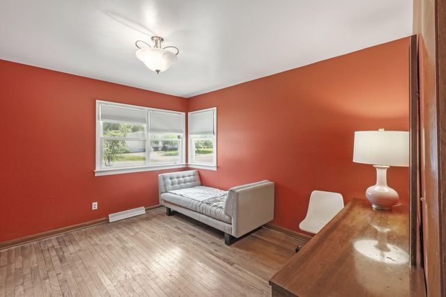 426 S 11th Street, Chesterton, IN 46304