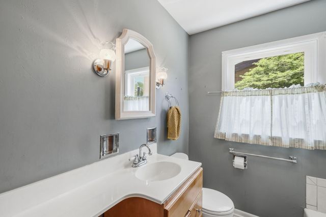 426 S 11th Street, Chesterton, IN 46304