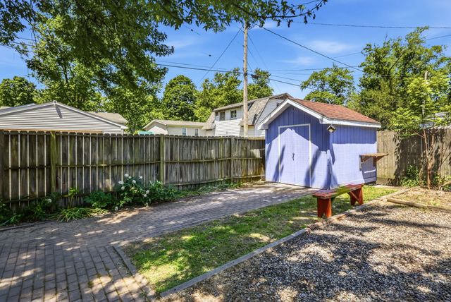 426 S 11th Street, Chesterton, IN 46304