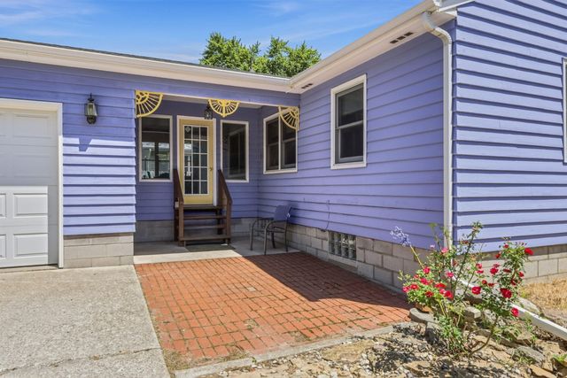 426 S 11th Street, Chesterton, IN 46304