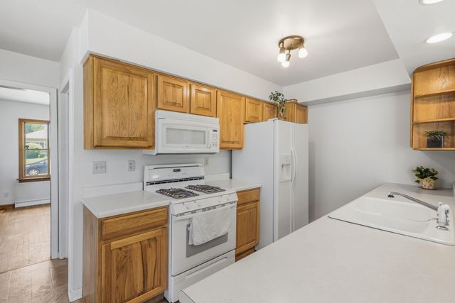 426 S 11th Street, Chesterton, IN 46304