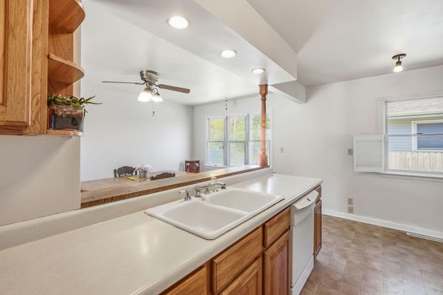 426 S 11th Street, Chesterton, IN 46304