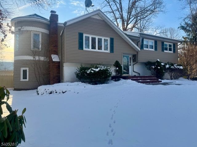 9 Windsor Dr, Jefferson Twp., NJ 07438