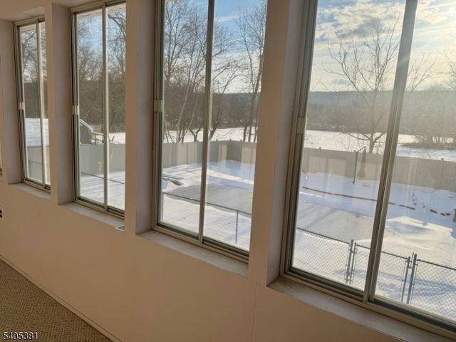 9 Windsor Dr, Jefferson Twp., NJ 07438