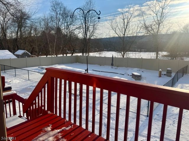 9 Windsor Dr, Jefferson Twp., NJ 07438