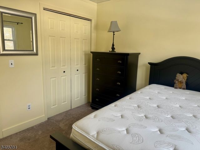 9 Windsor Dr, Jefferson Twp., NJ 07438