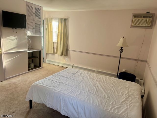 9 Windsor Dr, Jefferson Twp., NJ 07438