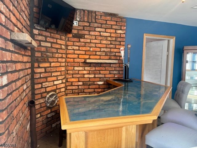 9 Windsor Dr, Jefferson Twp., NJ 07438