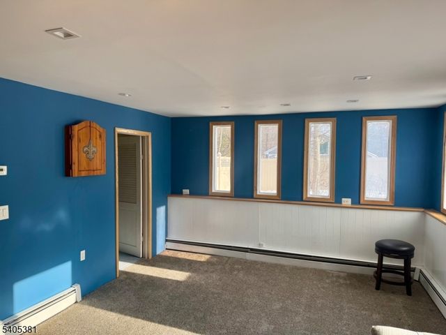 9 Windsor Dr, Jefferson Twp., NJ 07438