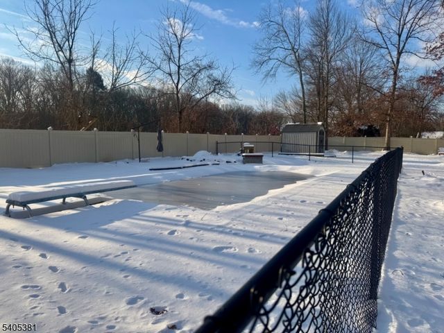 9 Windsor Dr, Jefferson Twp., NJ 07438