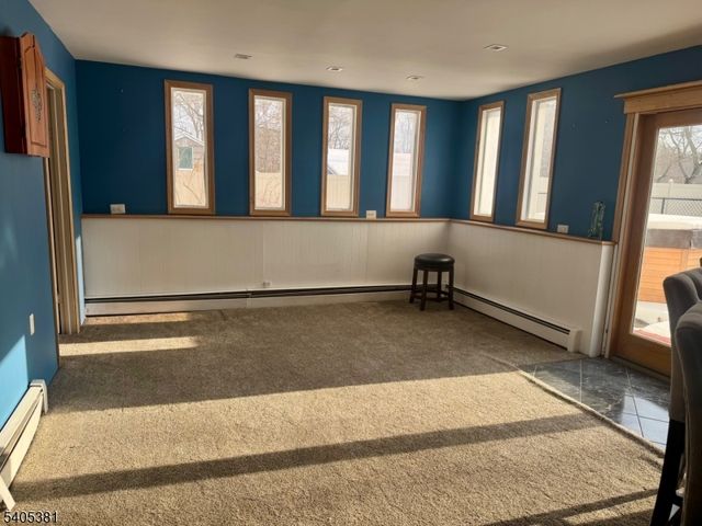 9 Windsor Dr, Jefferson Twp., NJ 07438