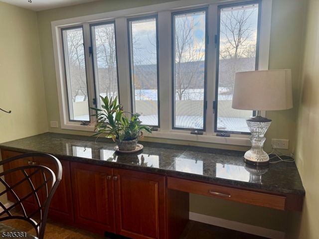 9 Windsor Dr, Jefferson Twp., NJ 07438