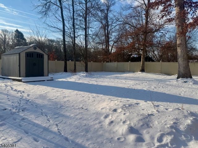 9 Windsor Dr, Jefferson Twp., NJ 07438