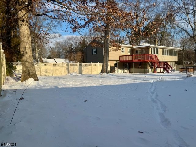 9 Windsor Dr, Jefferson Twp., NJ 07438